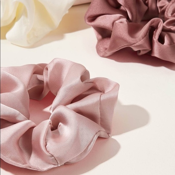 Mariah’s Boutique ♡ Now open! - Picture 2 of 4